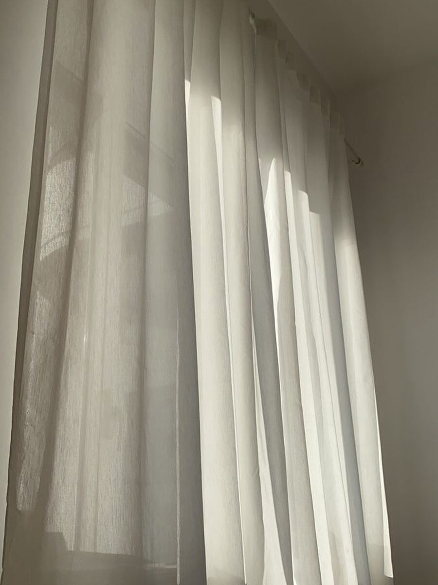 Una de las cosas más poderosas que podemos hacer como mujeres es elegirnos, elegir nuestra paz, nuestra tranquilidad, elegir escuchar el cuerpo, sentir nuestras emociones y reconocer el valor que tenemos sólo por el hecho de existir, no olvidemos que somos únicas, que nadie más en este mundo es como nosotras, que cada una tiene su magia y su propia Esencia 🤍